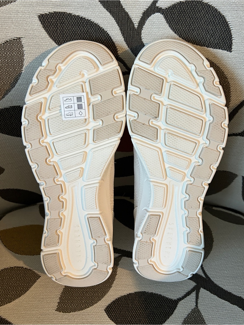 Skechers Women's Size 8 Slip-On Knit Sneakers in Light Beige. Never worn. - Picture 3 of 7